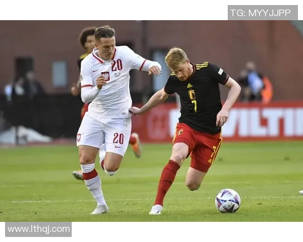 波兰足球传奇球星回顾：从卢布斯到莱万多夫斯基的辉煌历程