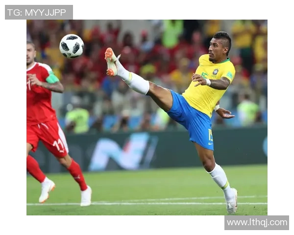 足球巨星赛前佩戴耳机展现时尚风格引发球迷热议